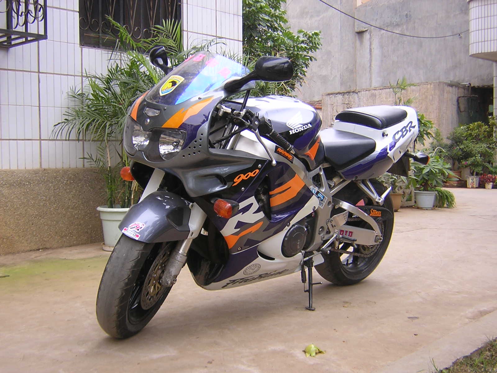 宝马k1200s4100元2013年全新报价